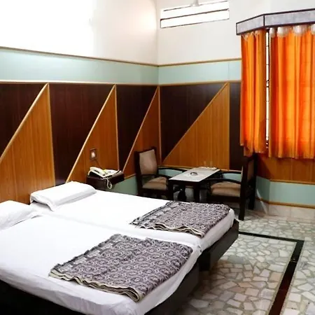 Hotel Iroomz Ashoka Comforts 3*