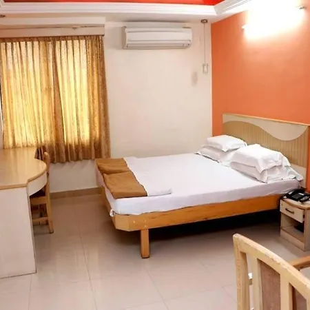 Hotel Iroomz Ashoka Comforts 3*