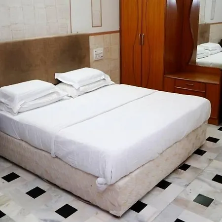 Hotel Iroomz Ashoka Comforts Bellary