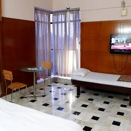 Hotel Iroomz Ashoka Comforts