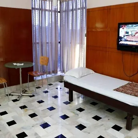 Hotel Iroomz Ashoka Comforts Bellary